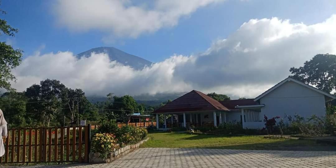 Rinjani Hill Hotel Sembalunlawang Buitenkant foto